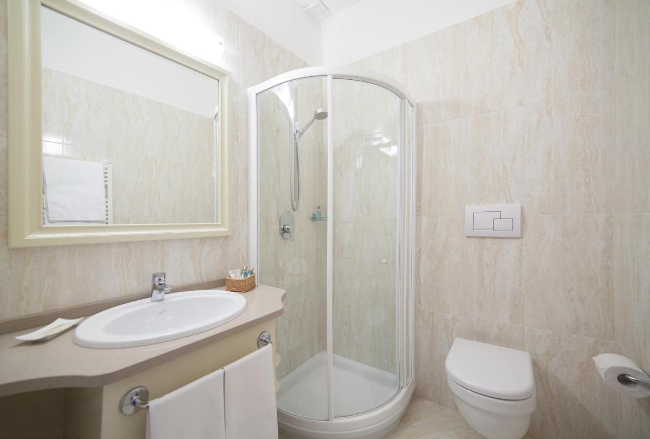 Hotel Le Palme Limone sul Garda Oda fotoğraf